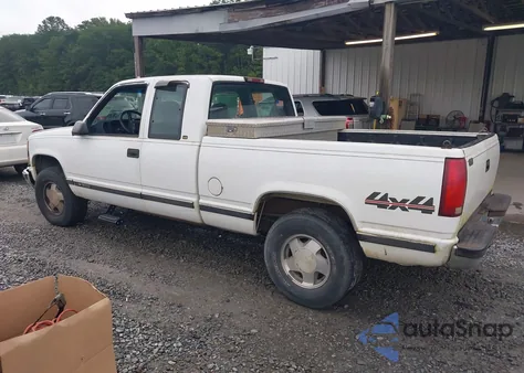 1998 Chevrolet K1500 Fleetside z USA, uszkodzony, nr VIN 1GCEK19R3WE129448